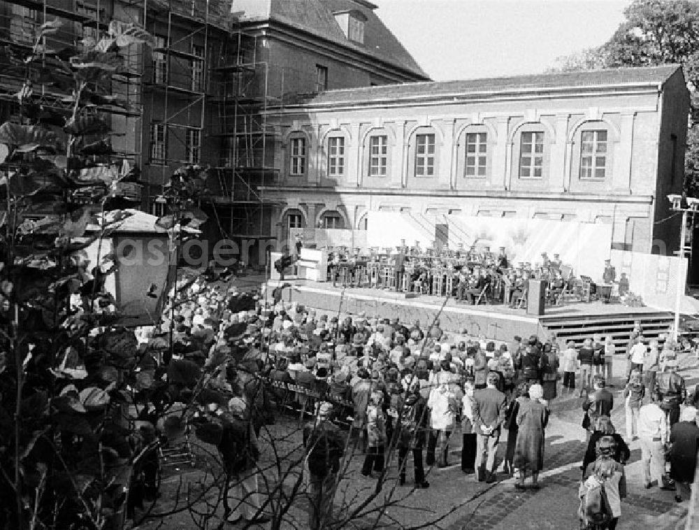 GDR photo archive: Berlin - 07.10.1979 3