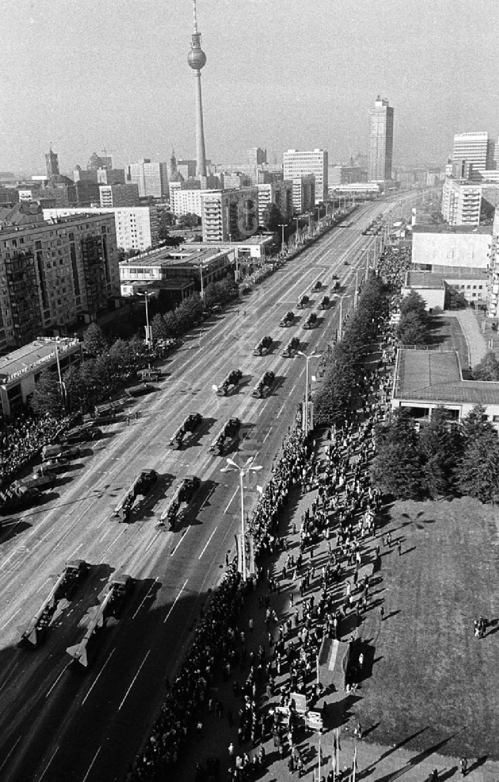 GDR picture archive: Berlin - 07.10.1979 Berlin 3