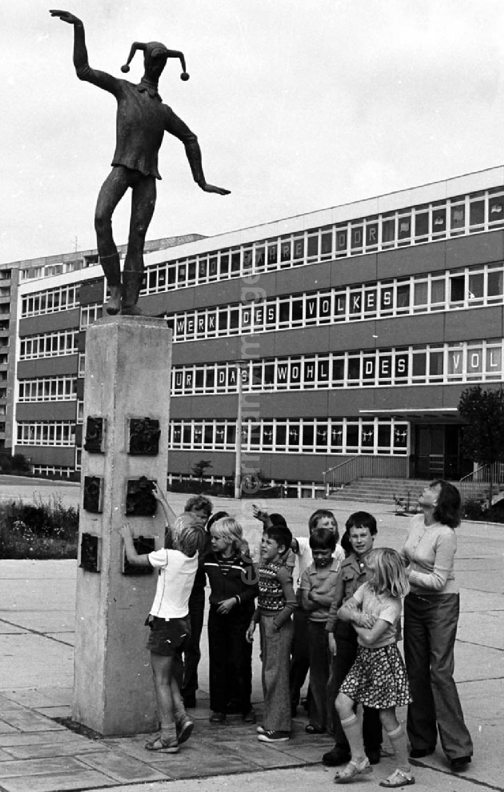 GDR photo archive: Berlin - Weißensee - 17. Juli 1979 Berlin - Weißensee Eulenspiegel - Buschallee