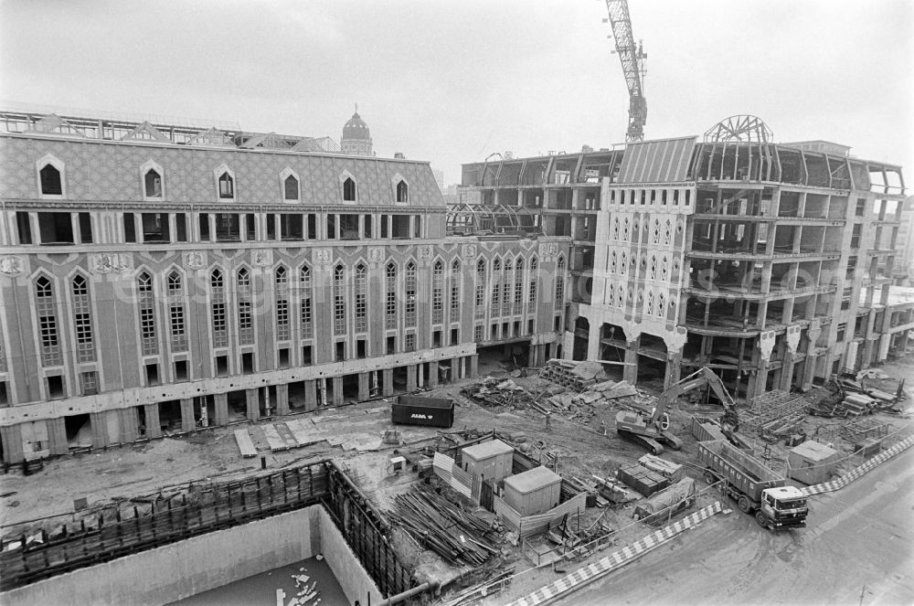 GDR image archive: Berlin - Demolition of the Friedrichstadtpassagen in Berlin-Mitte