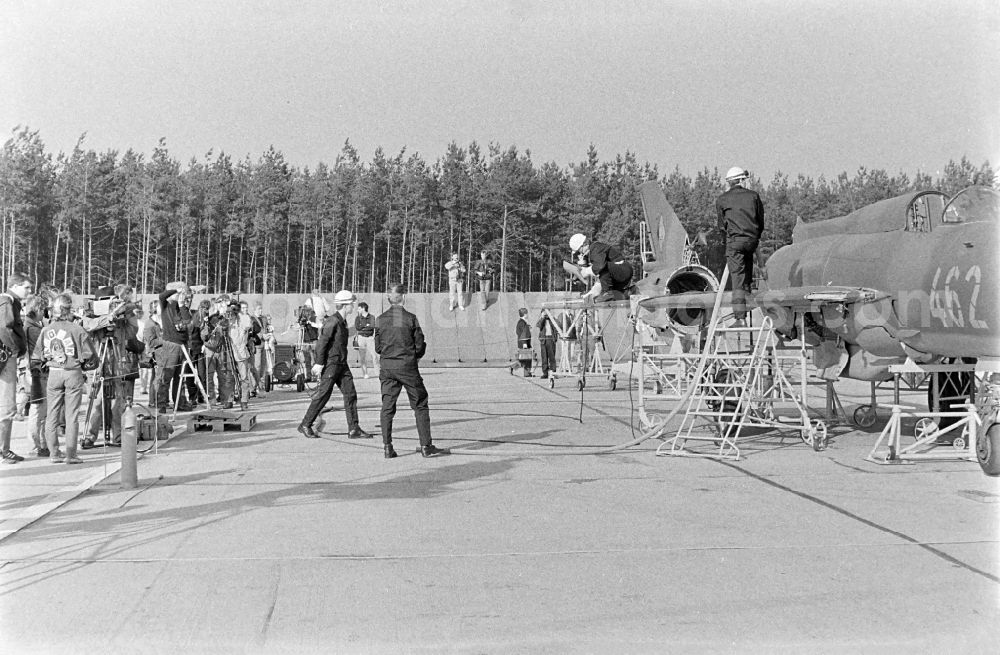 GDR photo archive: Jänschwalde - Destruction, dismantling of flight technology and equipment of the MiG-21 PFM weapon system as part of a disarmament action at the Drewitz airfield of the fighter pilot squadron Wilhelm Pieck of the air force of the National People's Army NVA office in Jaenschwalde in the state of Brandenburg on the territory of the former GDR, German Democratic Republic