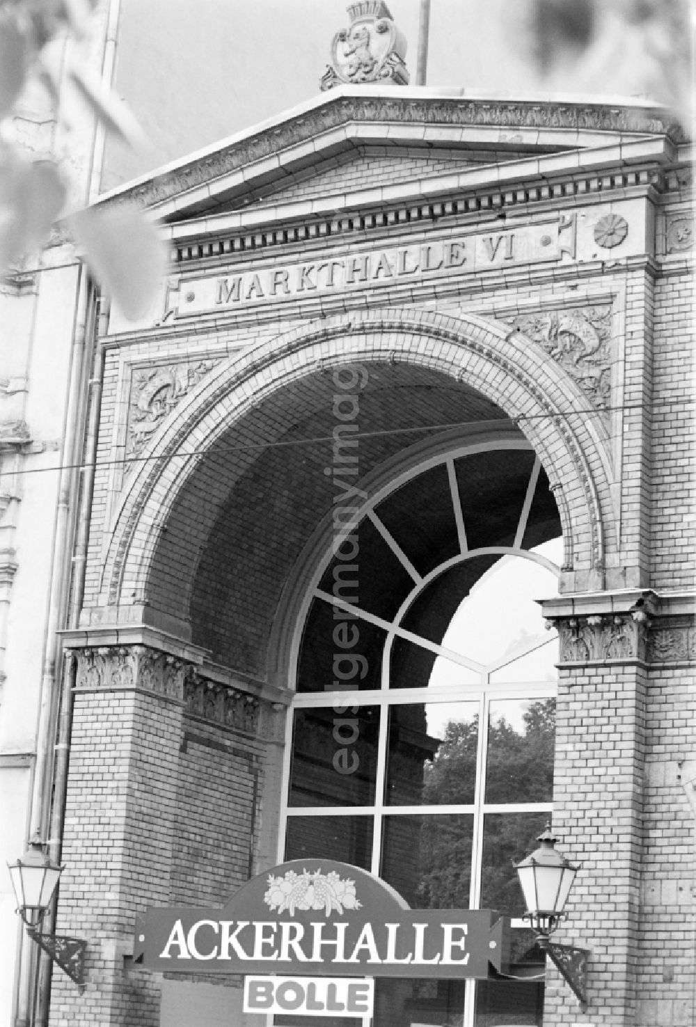 GDR picture archive: Berlin - Market Hall VI, Ackerhalle in East Berlin