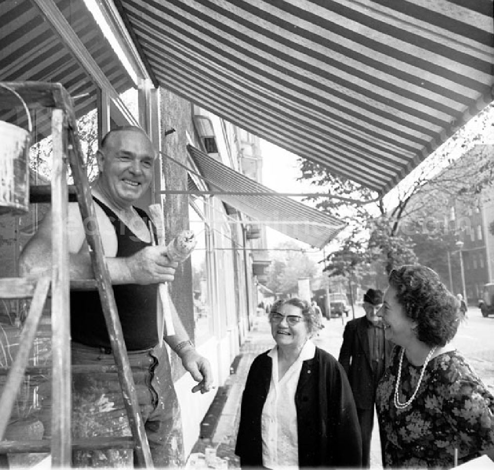 Berlin: September 1969 Baustelle-Alex, Trümmerfrauen und Marie Beyer in Stadtmitte unterwegs.