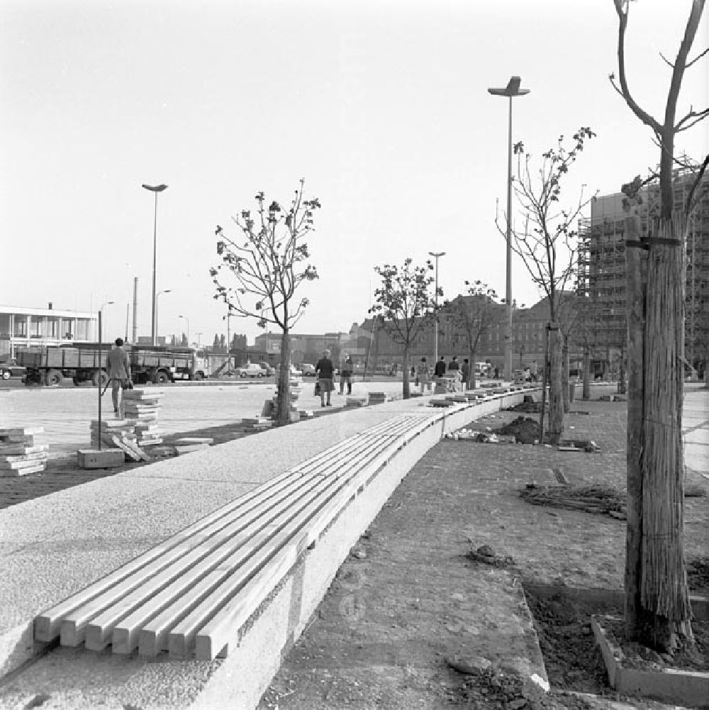 GDR photo archive: Berlin - September 1969 Probesitzen auf der 12