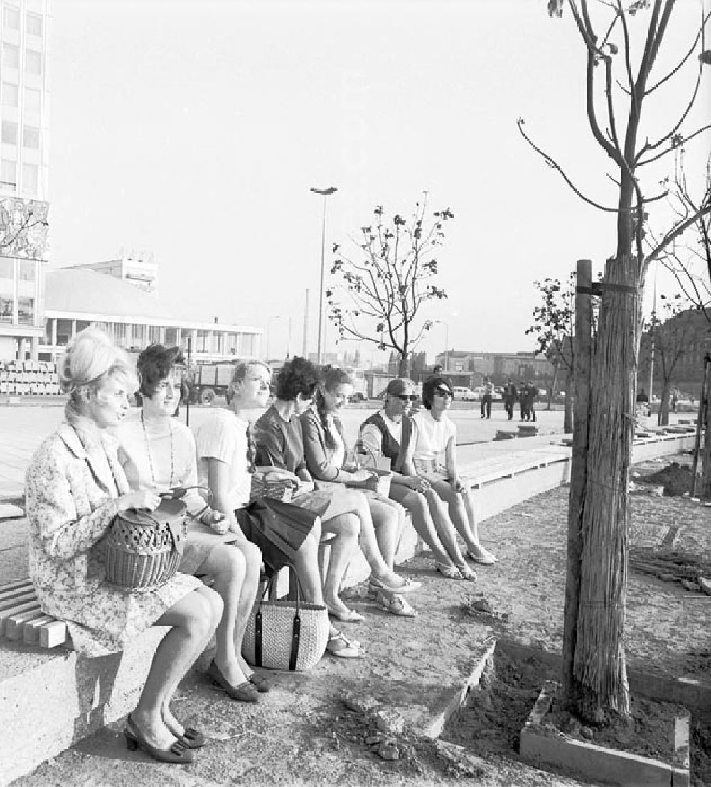 Berlin: September 1969 Probesitzen auf der 12