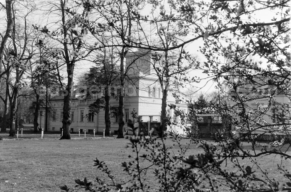 GDR picture archive: Berlin - Manor house in the manor park in Alt-Marienfelde in Berlin