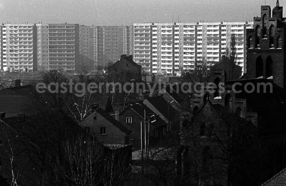 GDR photo archive: Berlin-Marzahn - 22.02.1982 Alt-Marzahn, Blick auf ein Dorf Umschlagnr.: 17