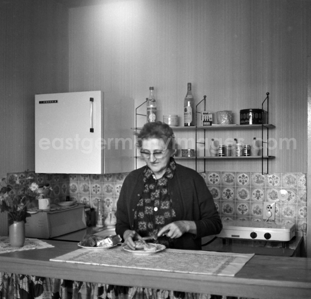 GDR photo archive: Merseburg - Retirement home in Merseburg in the state Saxony-Anhalt on the territory of the former GDR, German Democratic Republic