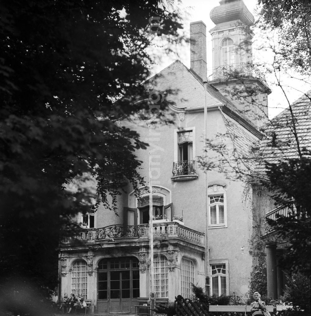GDR image archive: Rabenstein - Retirement home in Rabenstein Castle in Chemnitz in the federal state of Saxony on the territory of the former GDR, German Democratic Republic