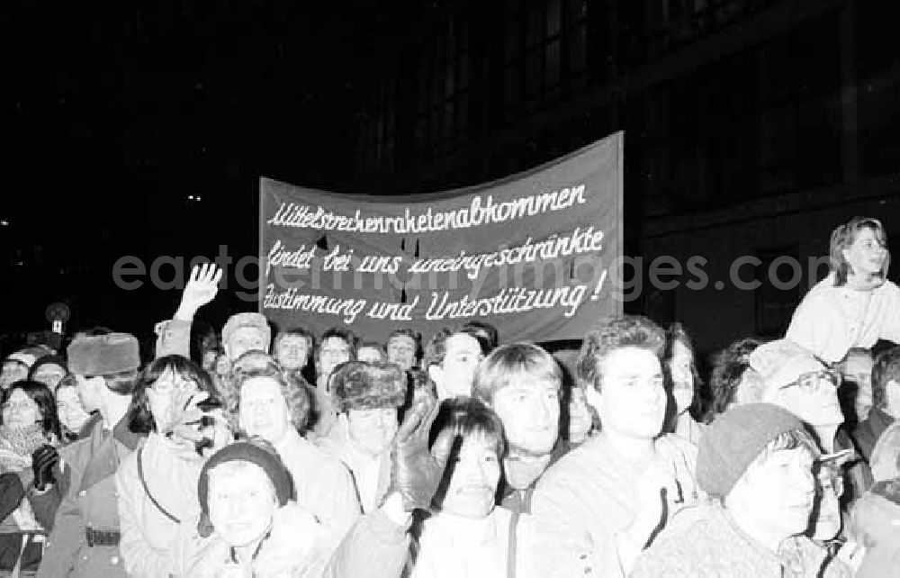 Berlin: 11.12.1987 Ankunft Gorbatschow in Berlin Berlin