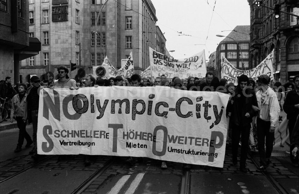 GDR image archive: - Anti-Olympia-Demo Umschlagnummer: 7738
