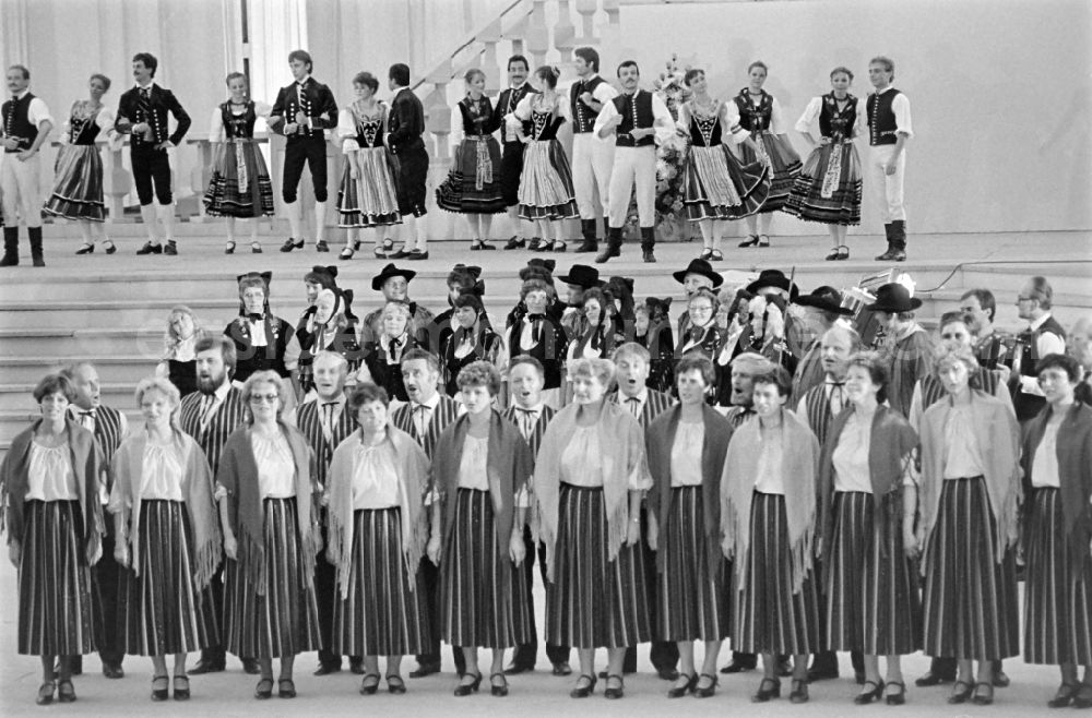 GDR image archive: Magdeburg - 21st Workers' Festival in Magdeburg, Saxony-Anhalt in the territory of the former GDR, German Democratic Republic