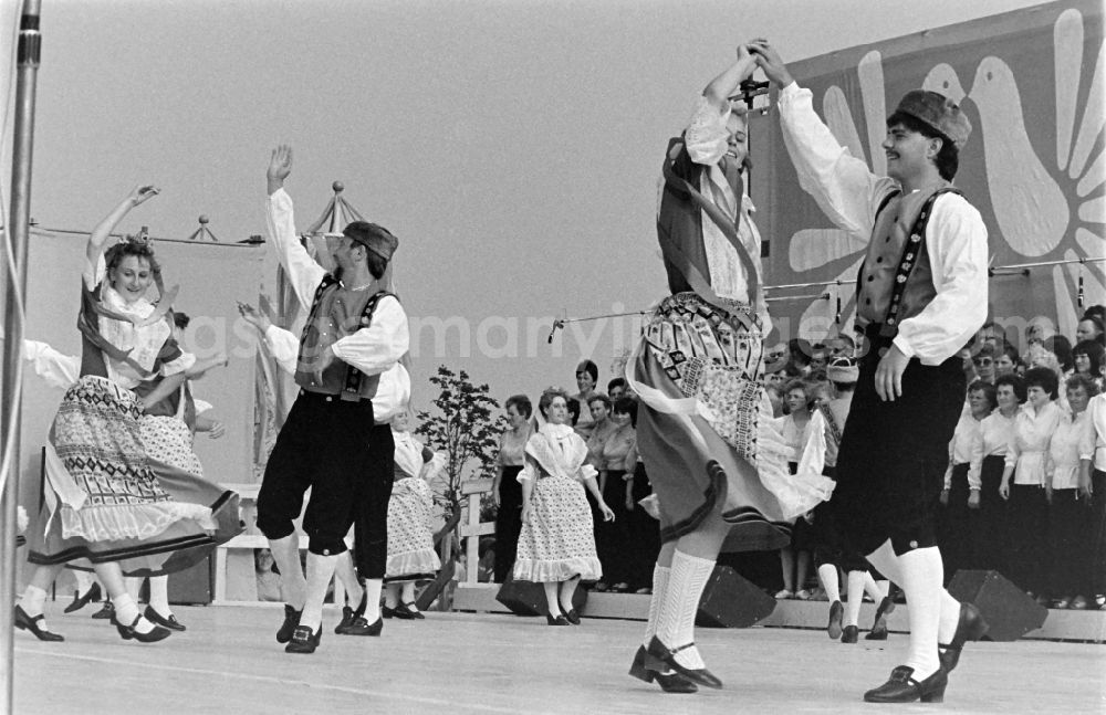 GDR photo archive: Magdeburg - 21st Workers' Festival in Magdeburg, Saxony-Anhalt in the territory of the former GDR, German Democratic Republic