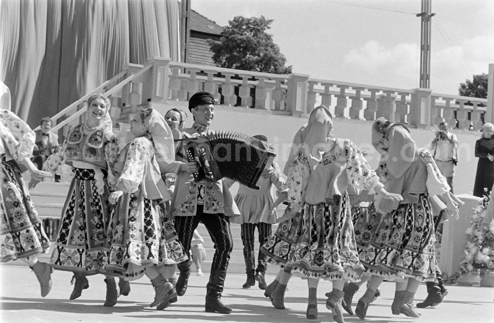 GDR picture archive: Magdeburg - 21st Workers' Festival in Magdeburg, Saxony-Anhalt in the territory of the former GDR, German Democratic Republic