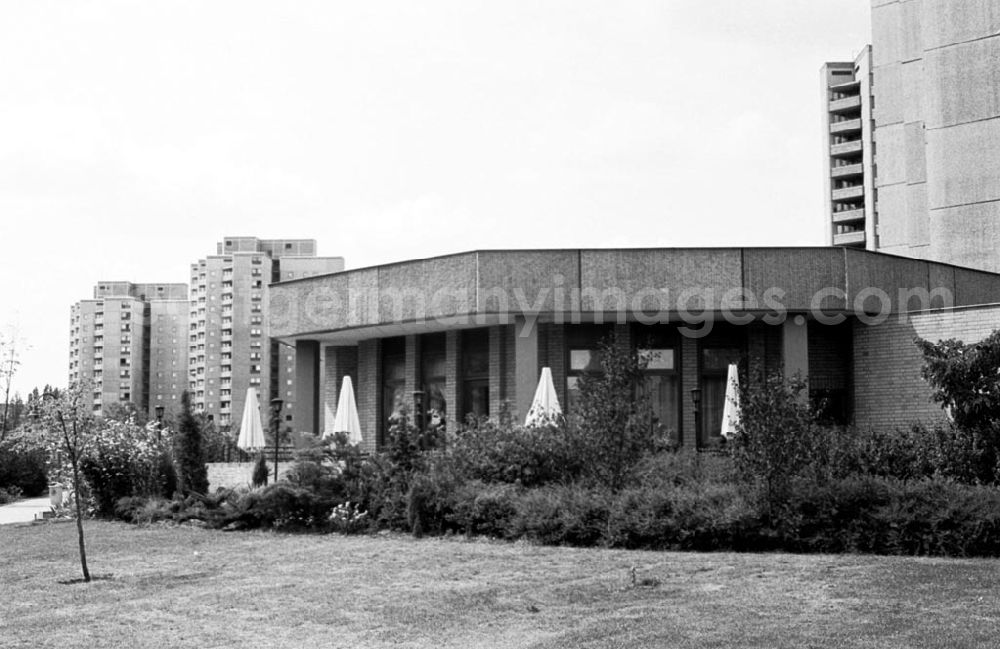 GDR picture archive: Berlin-Prenzlauer Berg - Architekturaufnahmen Ernst-Thälmann Park Bln. 28.