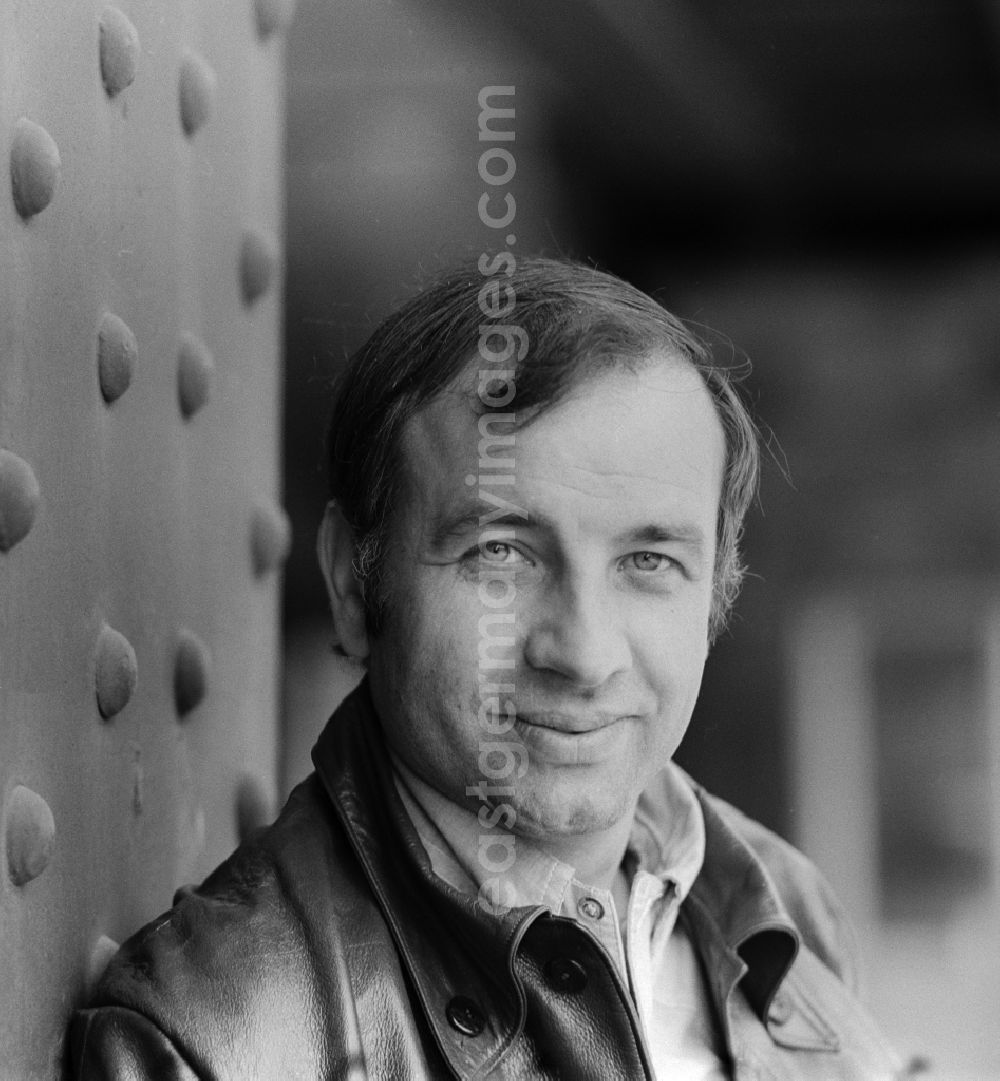 GDR picture archive: Berlin - Prenzlauer Berg - Armin Mueller-Stahl is a German actor, musician and writer. As the only German film actor, he received great acclaim in both German states and even in Hollywood movie industry