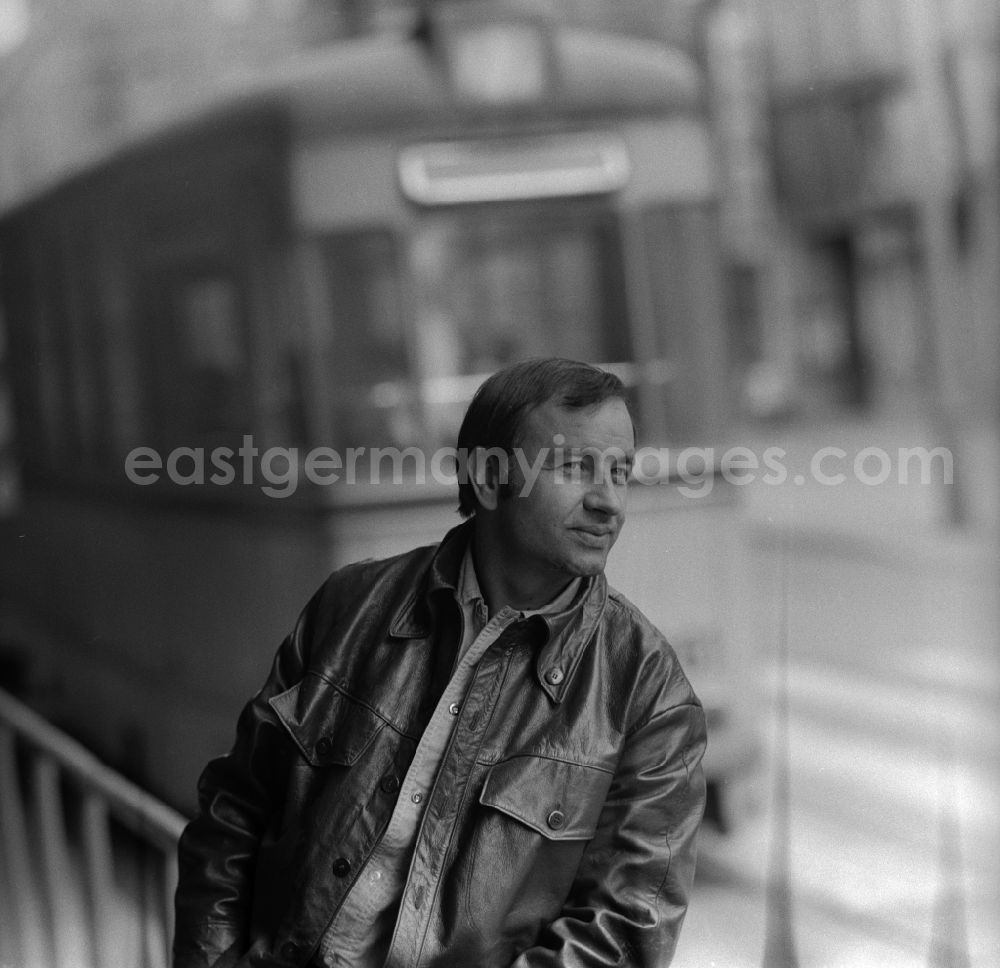 GDR image archive: Berlin - Prenzlauer Berg - Armin Mueller-Stahl is a German actor, musician and writer. As the only German film actor, he received great acclaim in both German states and even in Hollywood movie industry