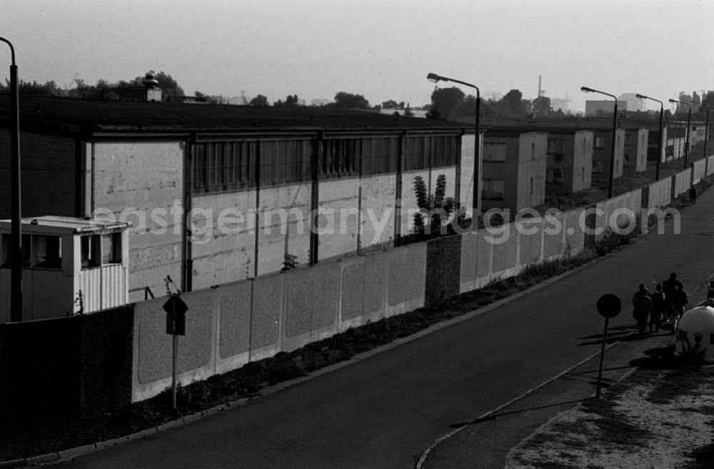 GDR photo archive: Berlin-Hohenschönhausen - Asylbewerberheim Hohenschönhausen? 10.
