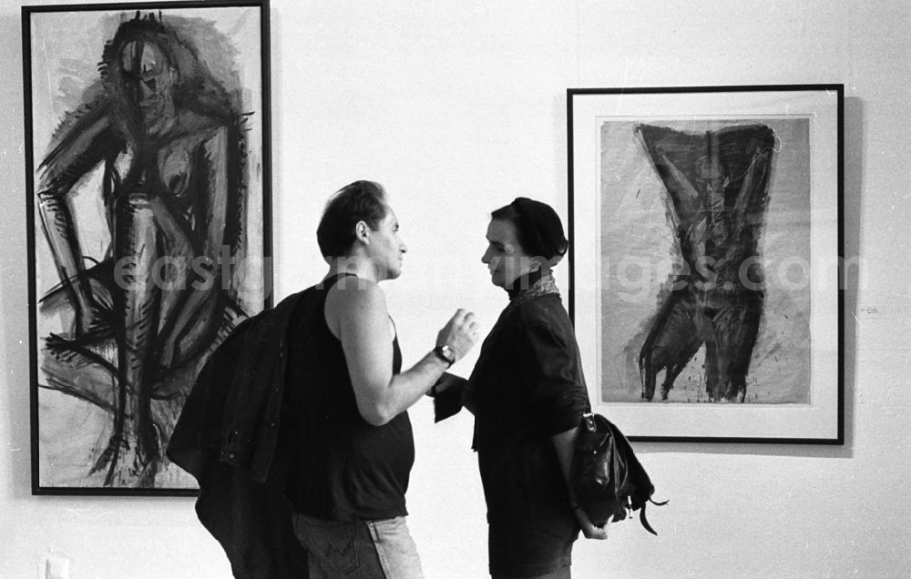 GDR picture archive: Berlin - Ausstellung Kathsitzpreisträger im Marstall 28.07.92 Lange Umschlag 1