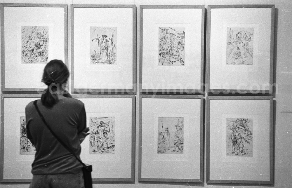 GDR image archive: Berlin - Ausstellung Kathsitzpreisträger im Marstall 28.07.92 Lange Umschlag 1