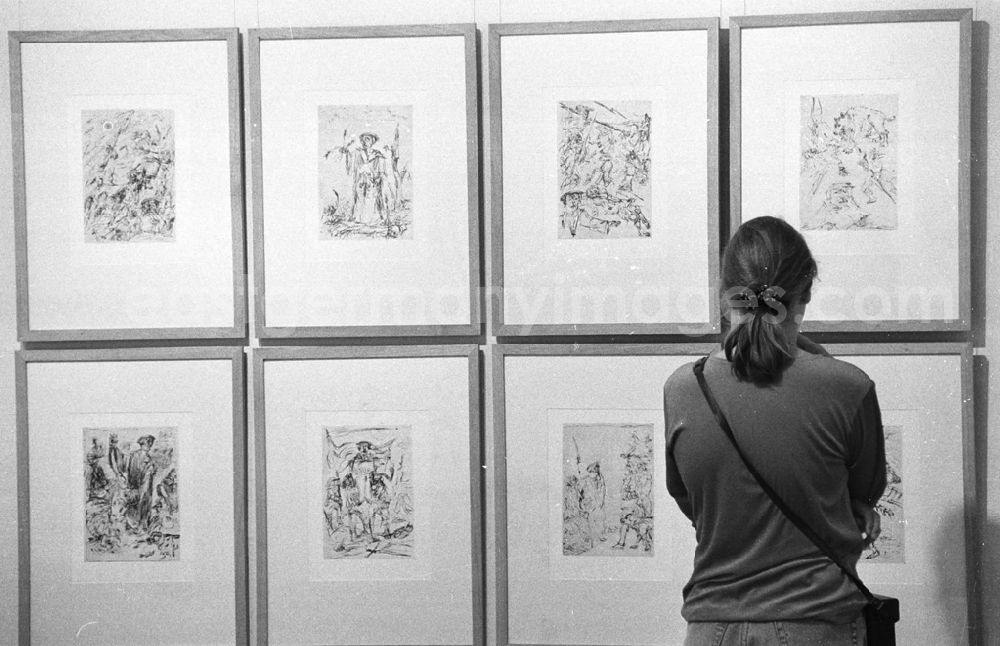 GDR image archive: Berlin - Ausstellung Kathsitzpreisträger im Marstall 28.07.92 Lange Umschlag 1