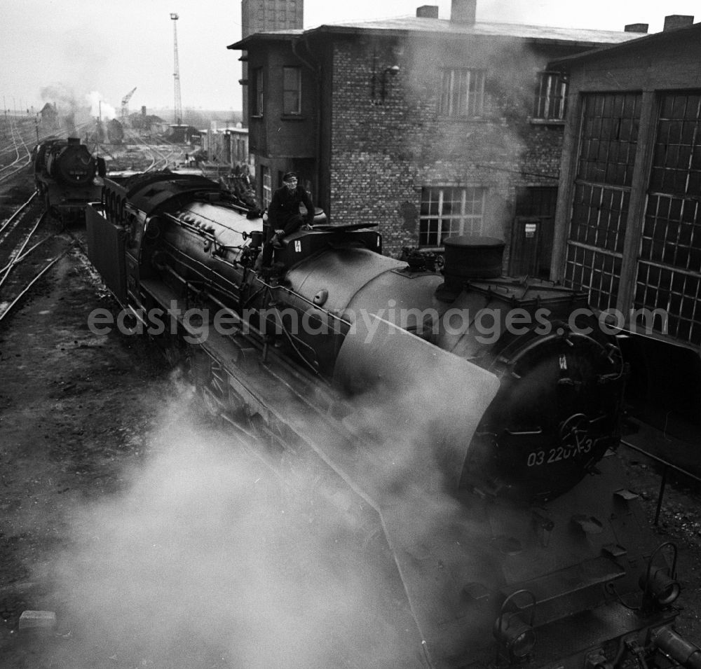 GDR photo archive: Halberstadt - Lokomotive 03 2