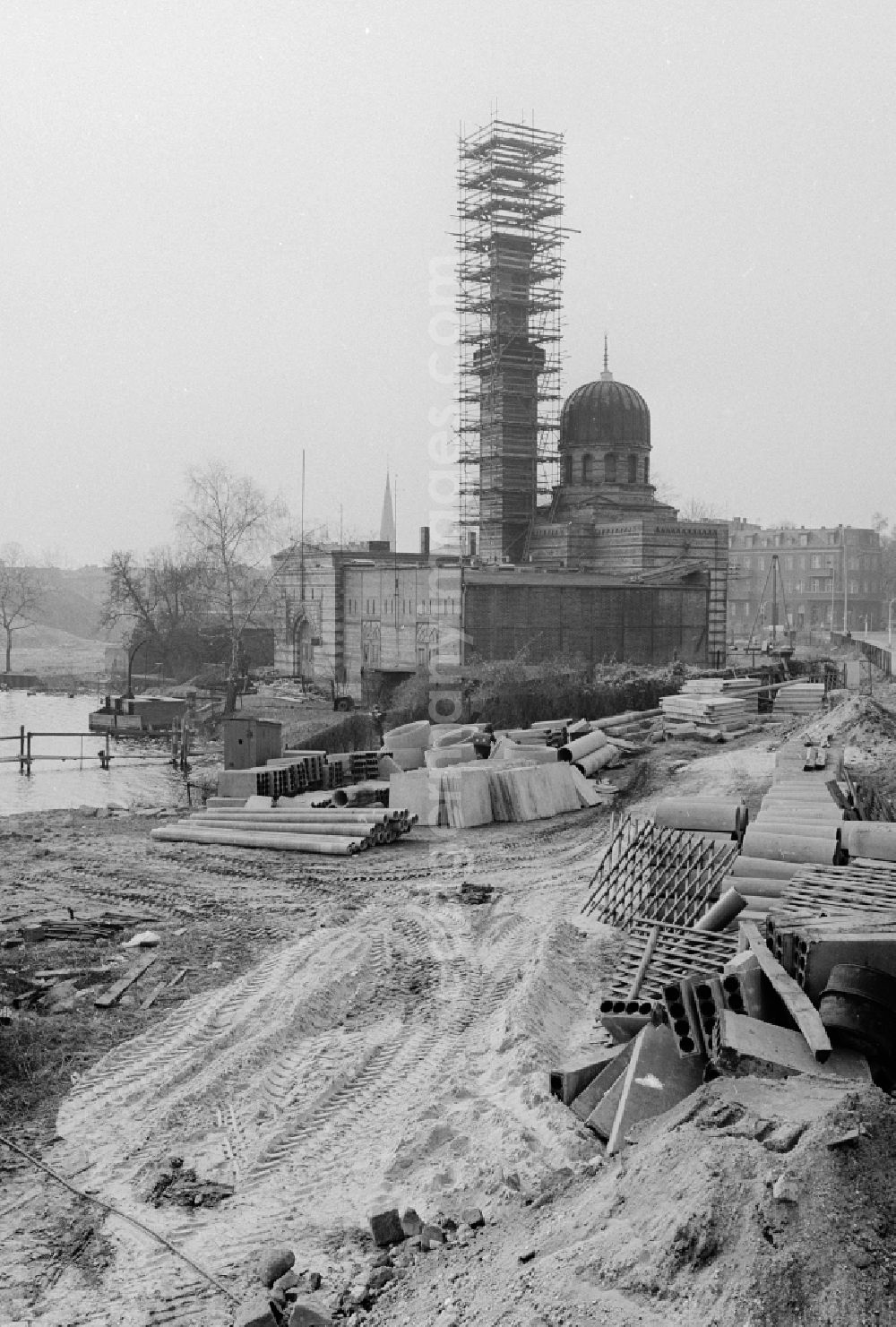 Potsdam: Construction work on the former steam engine house for Sanssouci - also called pump house in Potsdam in the federal state Brandenburg on the territory of the former GDR, German Democratic Republic
