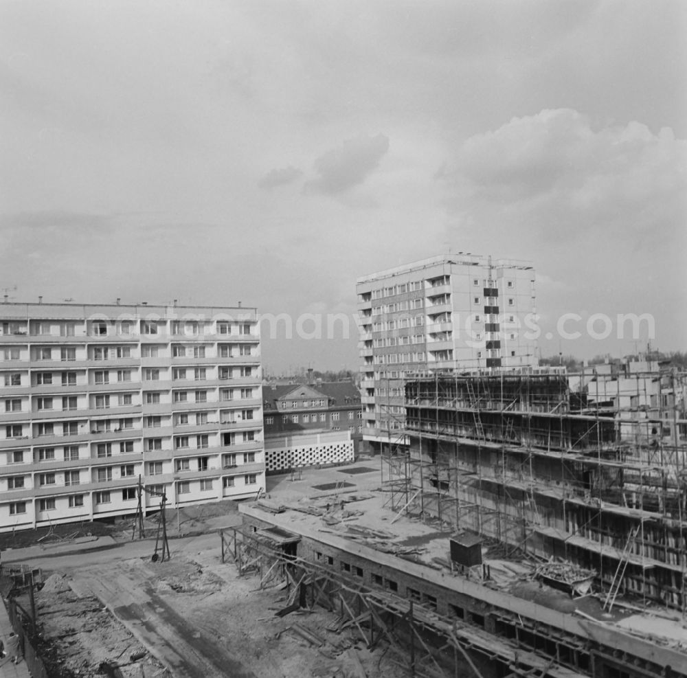 GDR image archive: Cottbus - Construction site in a residential area in Cottbus in the state Brandenburg on the territory of the former GDR, German Democratic Republic