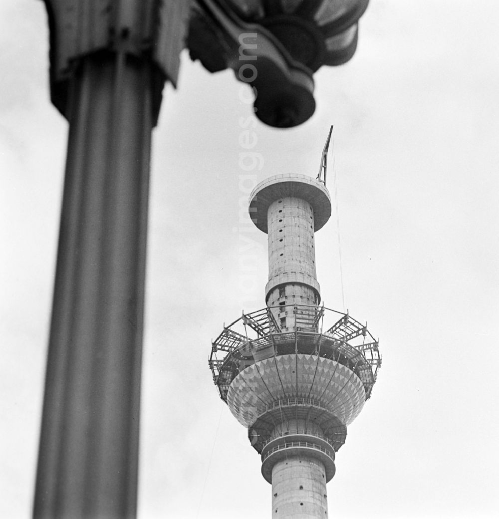GDR photo archive: Berlin - Assembly of the segments of the sphere / dome on the Berlin TV tower in the district Mitte in Berlin, the former capital of the GDR, German Democratic Republic