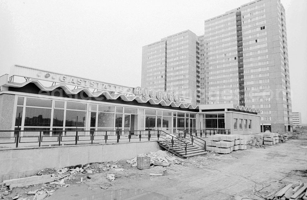 GDR photo archive: Berlin - Building site in the new building of the Ho-club restaurant Kalinka in the street of the freeing, today to old Friedrich's field in Berlin, the former capital of the GDR, German democratic republic
