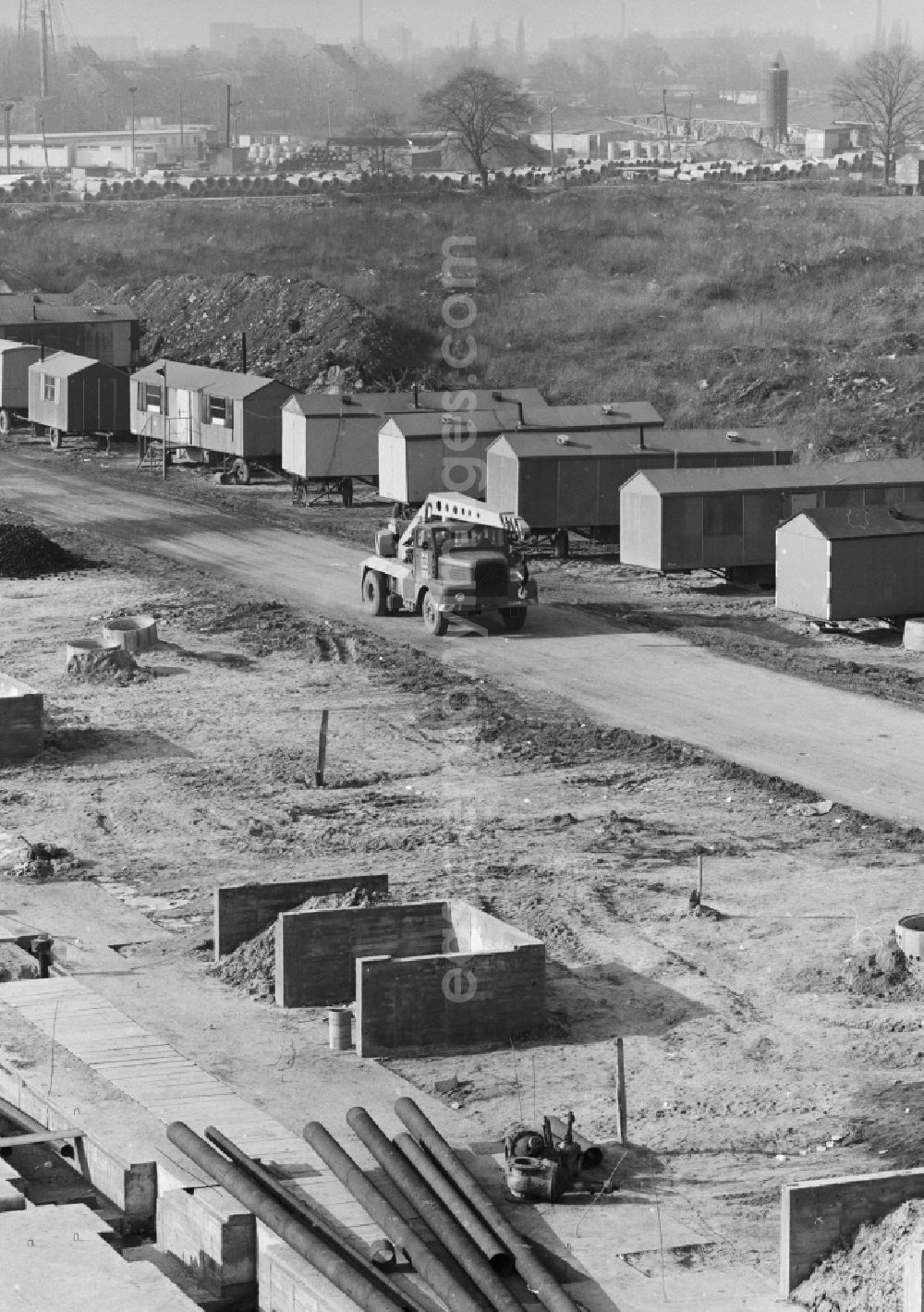 GDR image archive: Berlin - Construction site in the development area in Berlin Hohenschoenhausen, the former capital of the GDR, the German Democratic Republic
