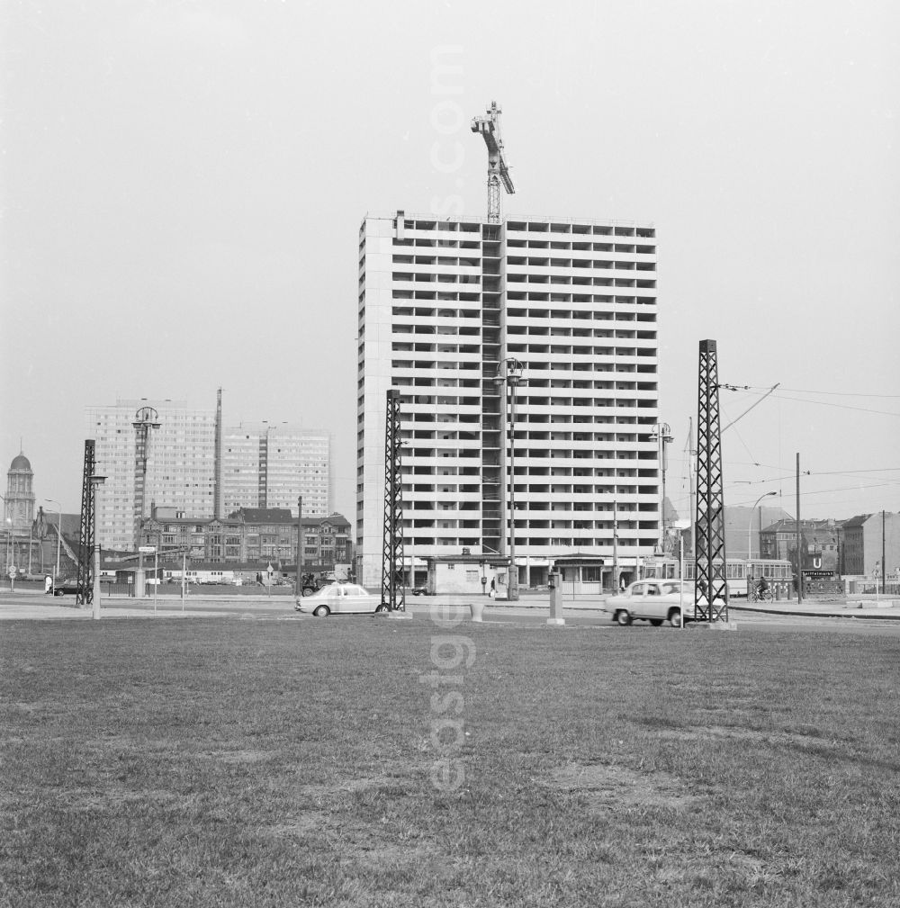 GDR photo archive: Berlin - Construction residential building on Leipziger Strasse in Berlin