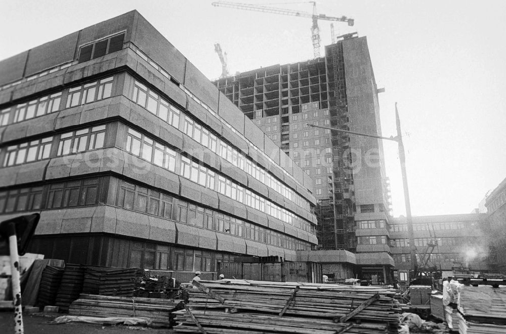 GDR photo archive: Berlin - Building site to the new building of the bed high rise of the Charite in the campus middle in Berlin, the former capital of the GDR, German democratic republic