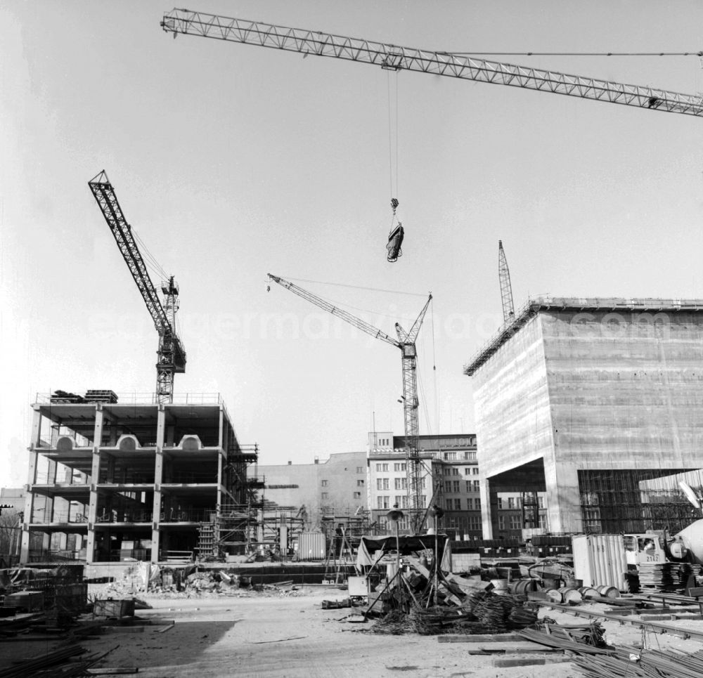 GDR picture archive: Berlin - Construction site for the new building of the Friedrichstadt Palast in Berlin, the former capital of the GDR, the German Democratic Republic