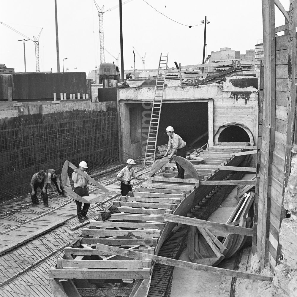 GDR image archive: Berlin - Construction site for a new building of a sewer system under the Otto-Braun-Strasse in the district Mitte in Berlin, the former capital of the GDR, German Democratic Republic
