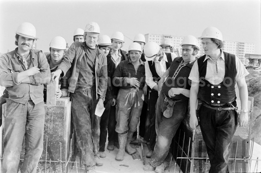 GDR photo archive: Berlin - Construction site for a new building of an apartment building and housing estate in the district Hellersdorf in Berlin Eastberlin on the territory of the former GDR, German Democratic Republic