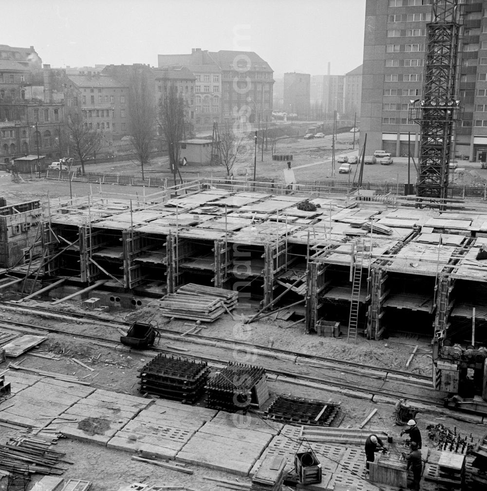 GDR image archive: Berlin - Building site to the new building of flats in the Fischerkitz in Berlin, the former capital of the GDR, German Democratic Republic
