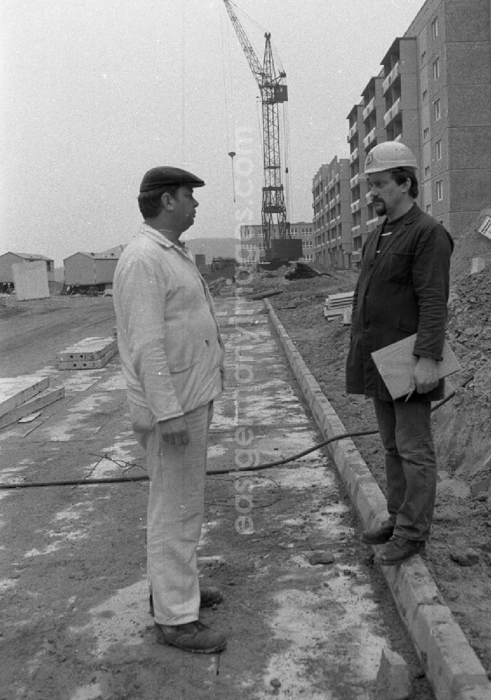 GDR picture archive: Berlin - Construction site for the new construction of apartments by the youth brigade Timm on the street Teterower Ring in the district of Marzahn in Berlin East Berlin on the territory of the former GDR, German Democratic Republic