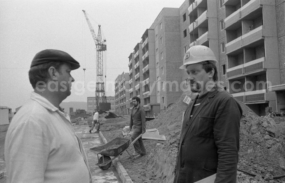 GDR image archive: Berlin - Construction site for the new construction of apartments by the youth brigade Timm on the street Teterower Ring in the district of Marzahn in Berlin East Berlin on the territory of the former GDR, German Democratic Republic