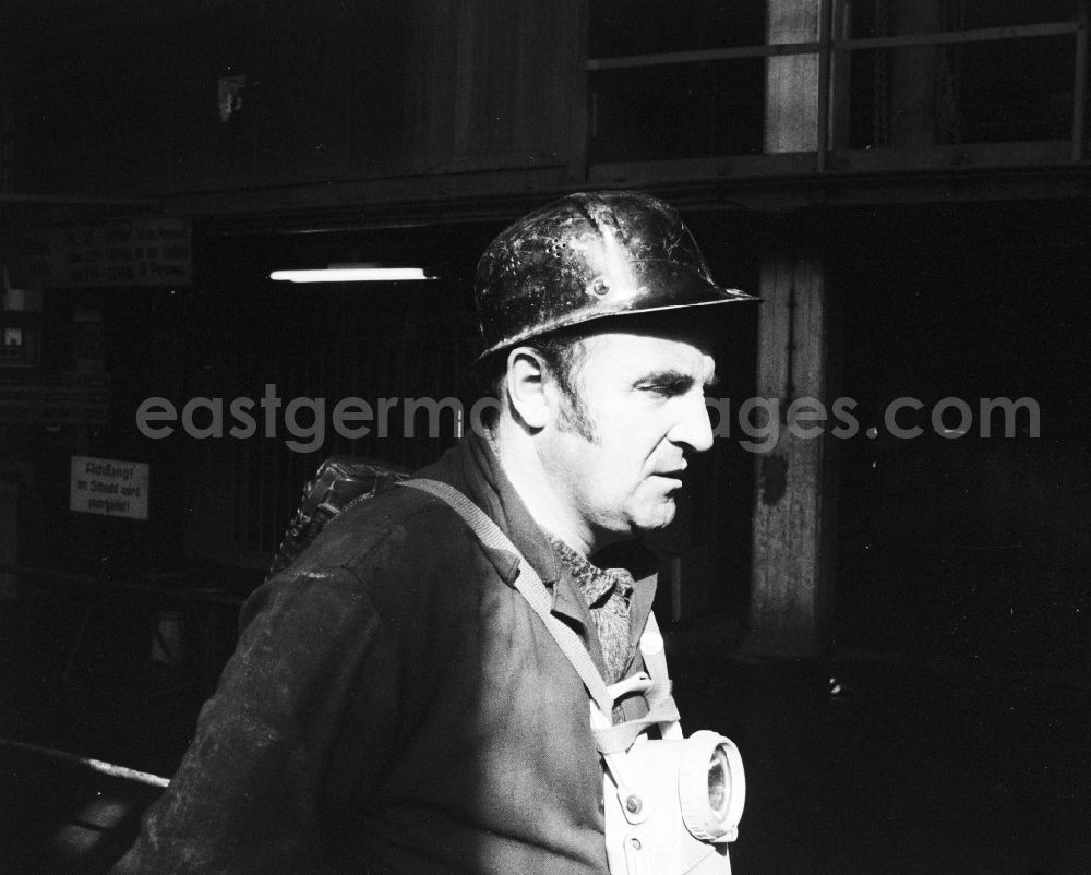 GDR image archive: Altenberg - Miners in the tin mining gallery in Altenberg in the federal state of Saxony on the territory of the former GDR, German Democratic Republic