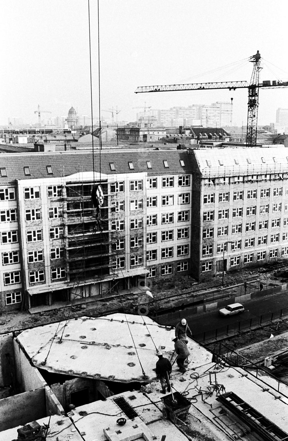 Berlin-Mitte: Berlin Bauarbeiten in der Otto-Grotewohl-Str. 04.01.9