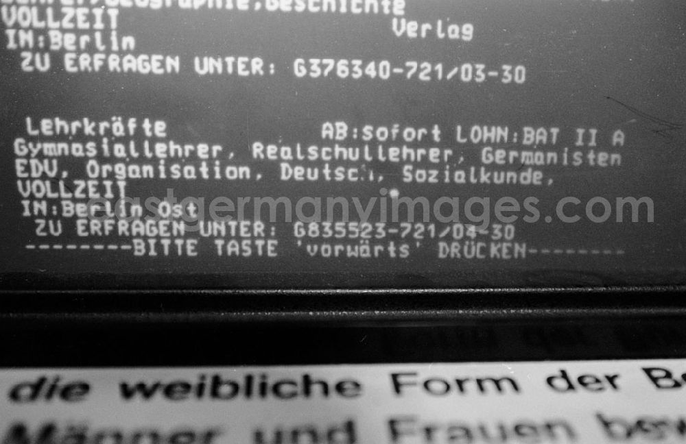 GDR image archive: Berlin - Berlin Bildschirm im Westberliner Arbeitsamt 10.09.9