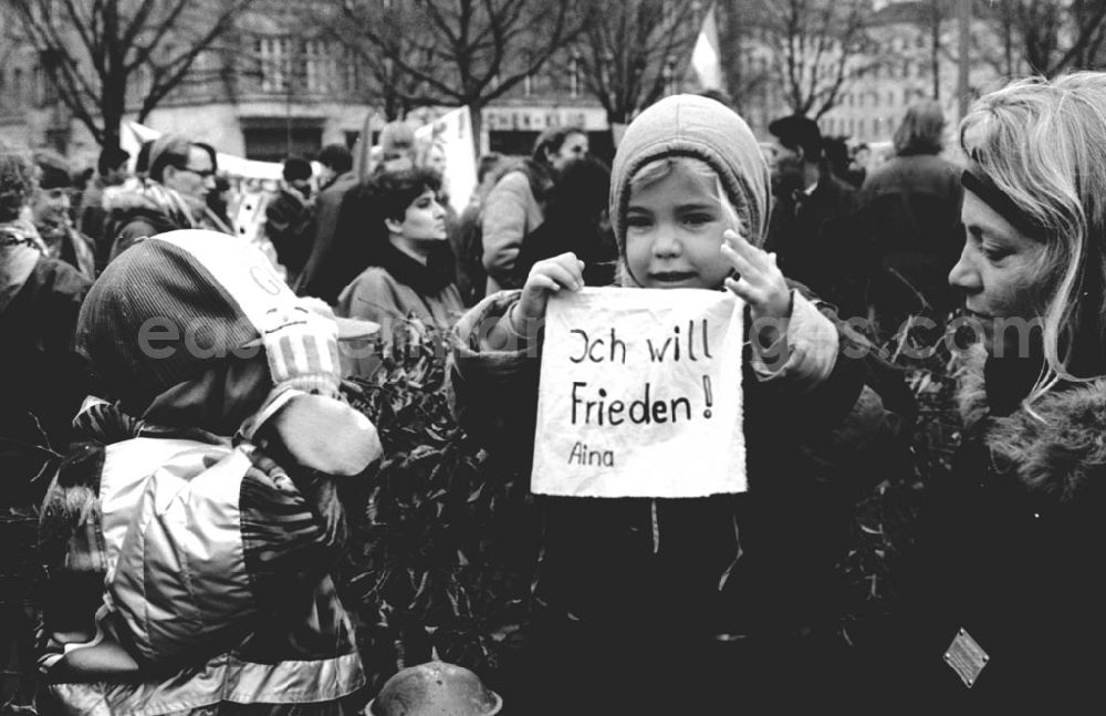 GDR picture archive: Berlin - Berlin Demo gegen Golfkrieg, Oranienplatz (Kreuzberg) und Alex (Mitte) 26.