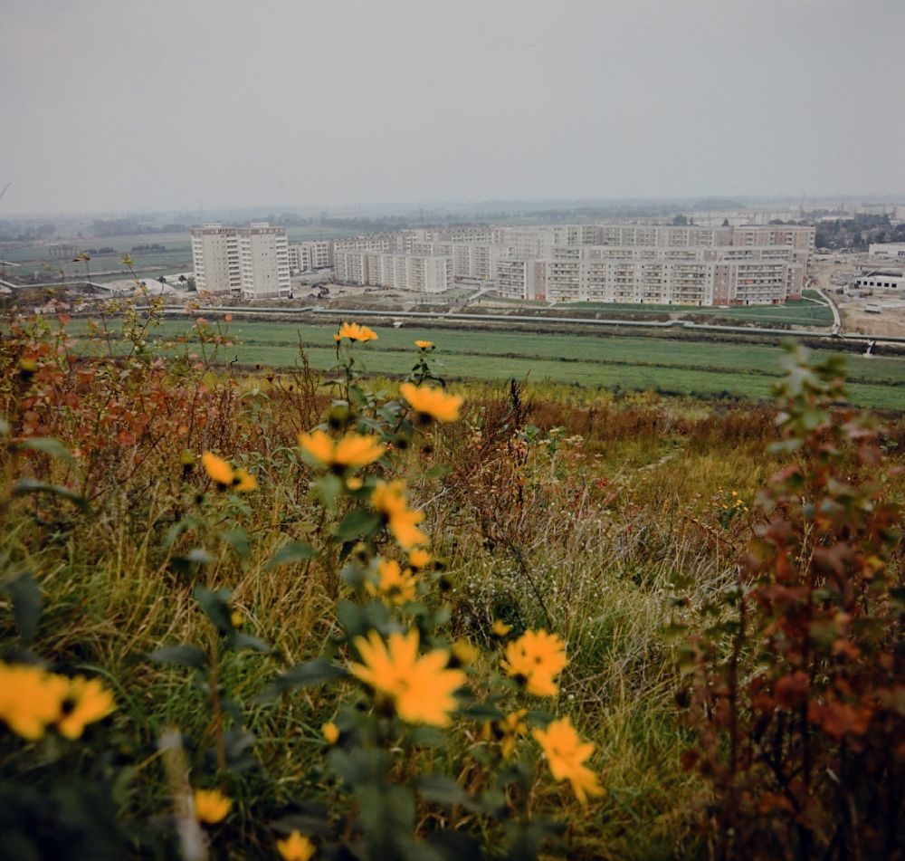GDR picture archive: Berlin - View from Knieberg to the newly district Hellersdorf of Eastberlin on the territory of the former GDR, German Democratic Republic