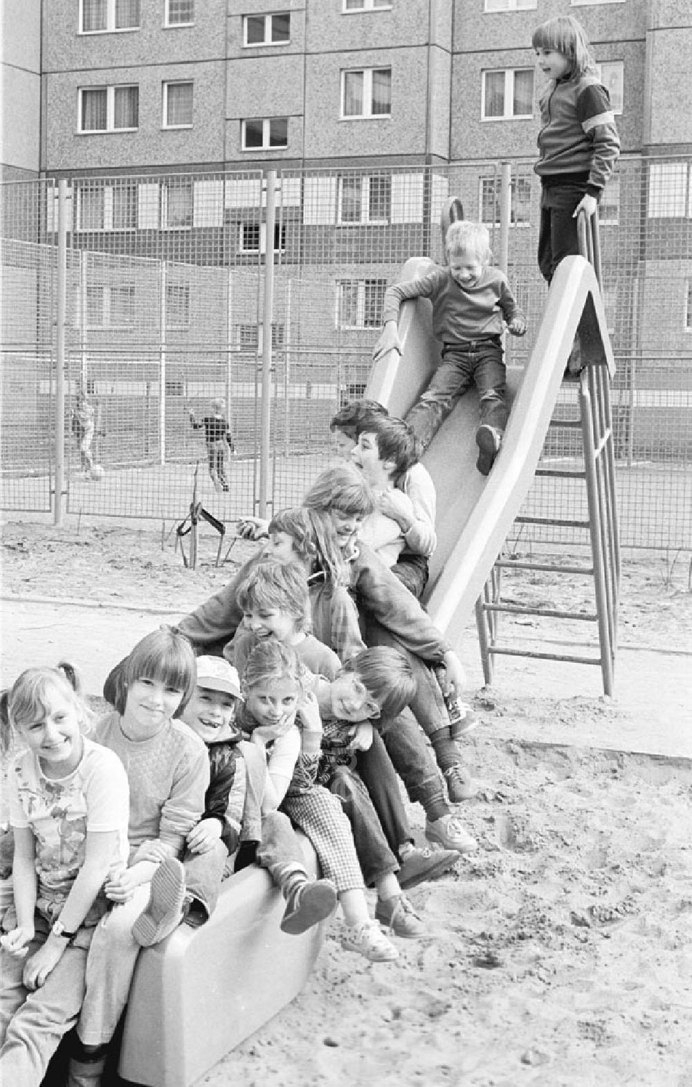 GDR picture archive: Berlin - Hohenschönhausen - 13.