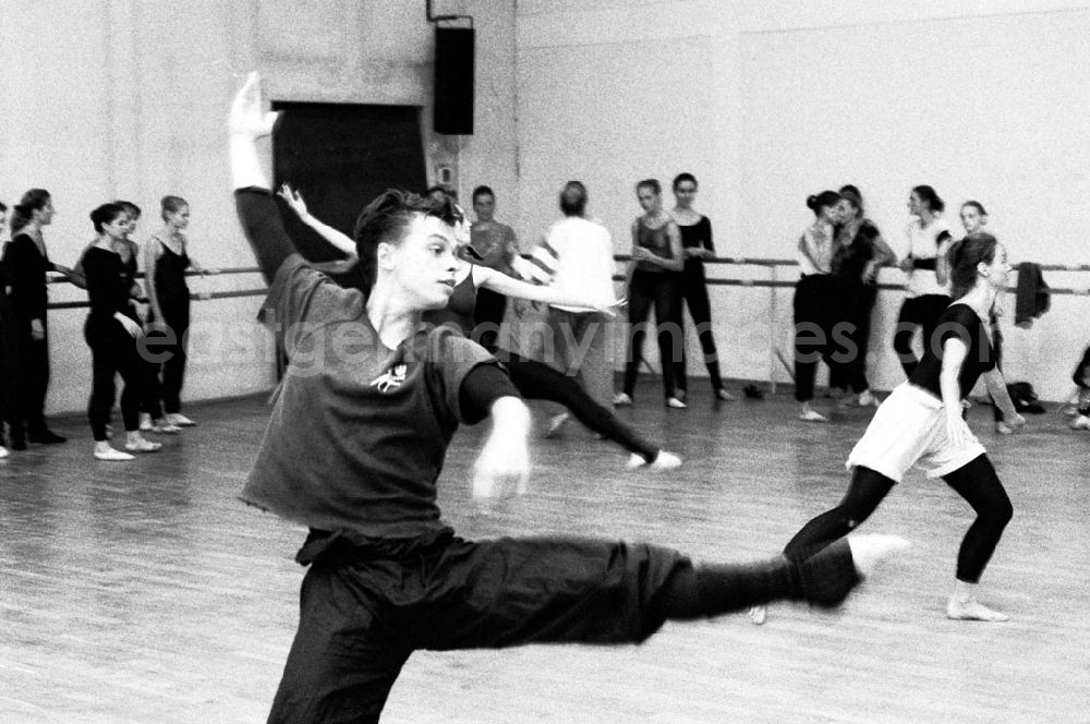 GDR image archive: Berlin - Berlin Probeaufnahmen Ballettschule Berlin 16.08.9