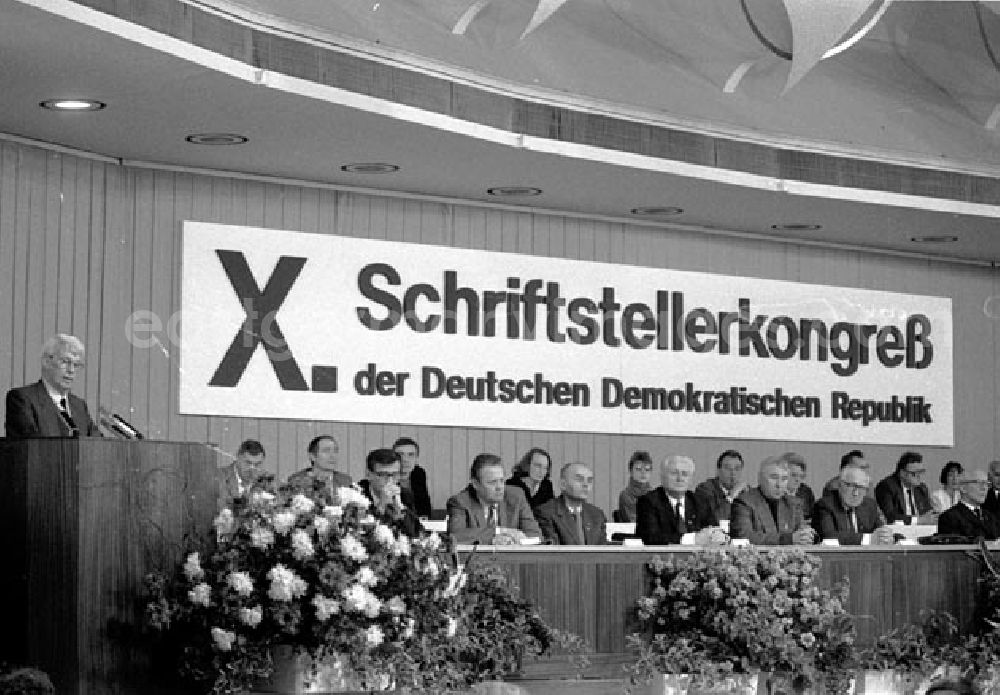 GDR picture archive: Berlin - 24.11.87 Berlin X. Schriftstellerkongress