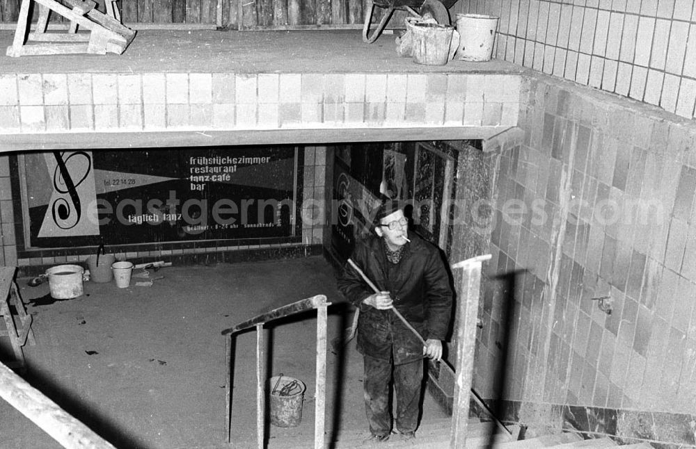 GDR photo archive: Berlin - Berlin Tunnelöffnung, Berliner U-Bahn U2 und U6 29.11.9