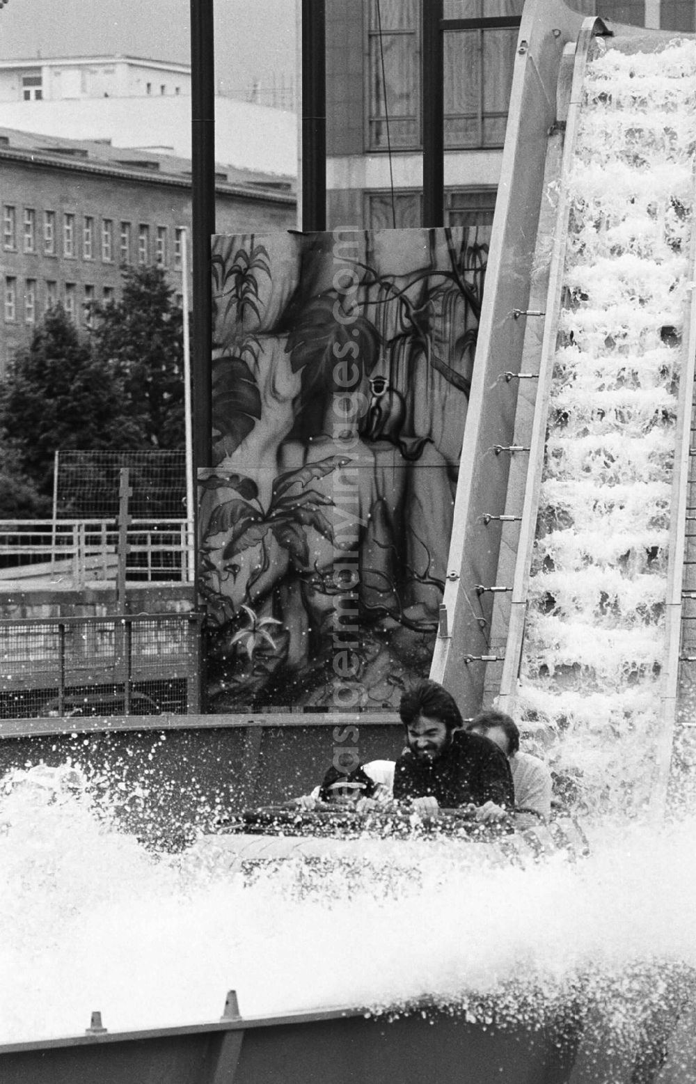GDR picture archive: Berlin / Mitte - Berliner Sommerfest auf dem Marx-Engels-Platz 28.07.92 Lange Umschlag 1