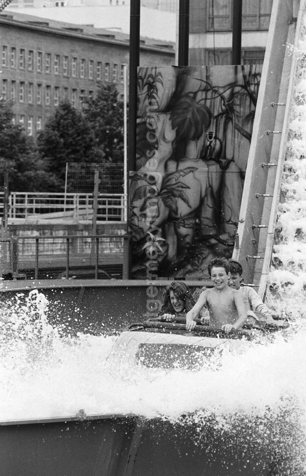 GDR image archive: Berlin / Mitte - Berliner Sommerfest auf dem Marx-Engels-Platz 28.07.92 Lange Umschlag 1